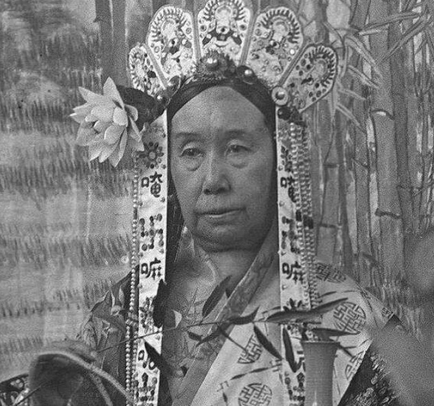 修建陵墓|慈禧为了一己私利,让孩子做大人才能做的事,害苦无数男童