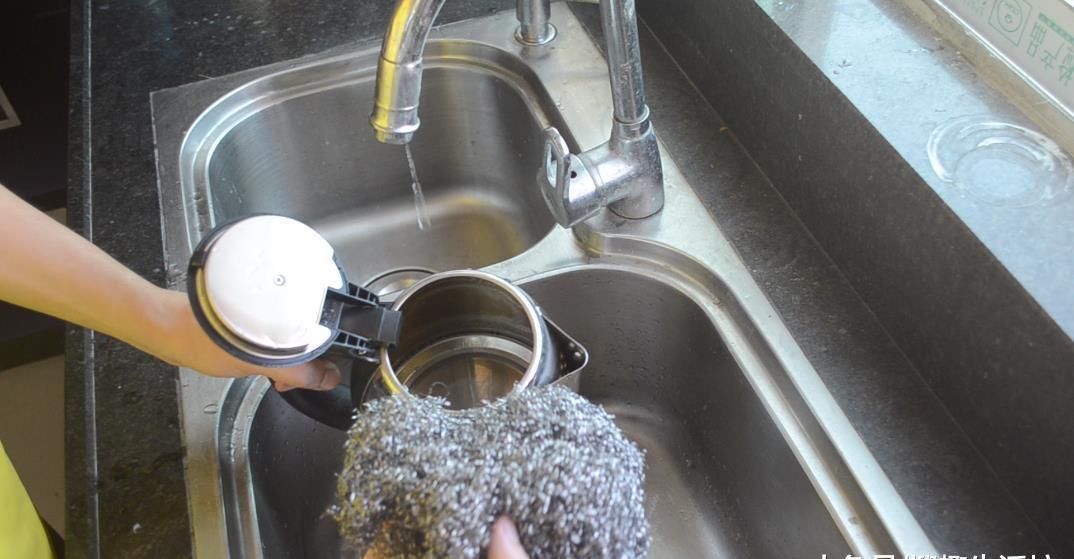 水壶里撒一把它, 水垢自动往下掉, 一年都不用刷水壶, 太实用了