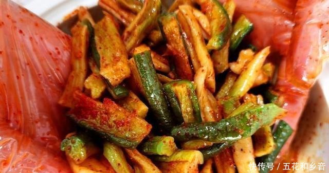 省事|冬天,遇到此菜别手软,一次买30斤,晒干腌起来,随吃随取特省事