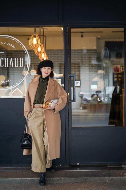 人到中年不想太老气？尽量避免这3种“大妈式穿搭”，显得很廉价