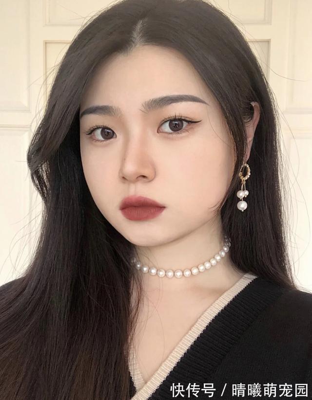 眉毛|圆脸女生要这样化妆,简单不复杂,但又很显脸小,新手都能学会