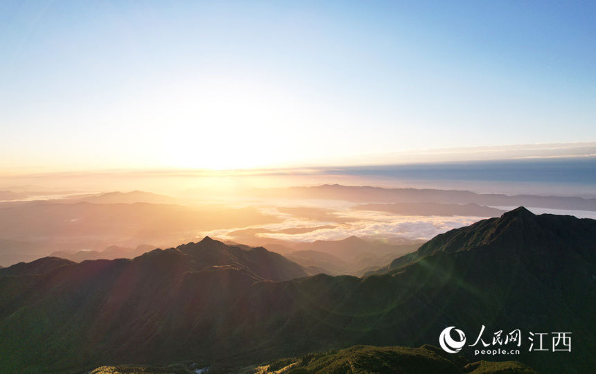 景观|江西萍乡武功山：云海瀑布胜景 宛若人间仙境