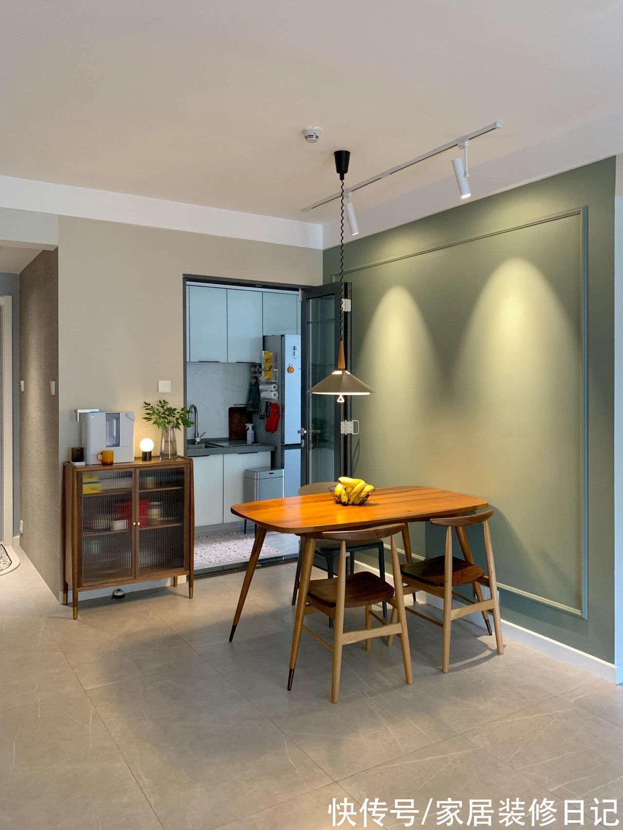 石膏线|年轻人越来越喜欢“省钱装修”,不吊顶+无主灯,骨子里透着高级