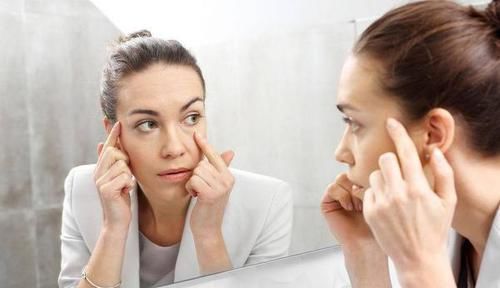 小蛮腰|女人衰老前,身体会暴露出5个丑态,若你都没有,该庆幸还年轻