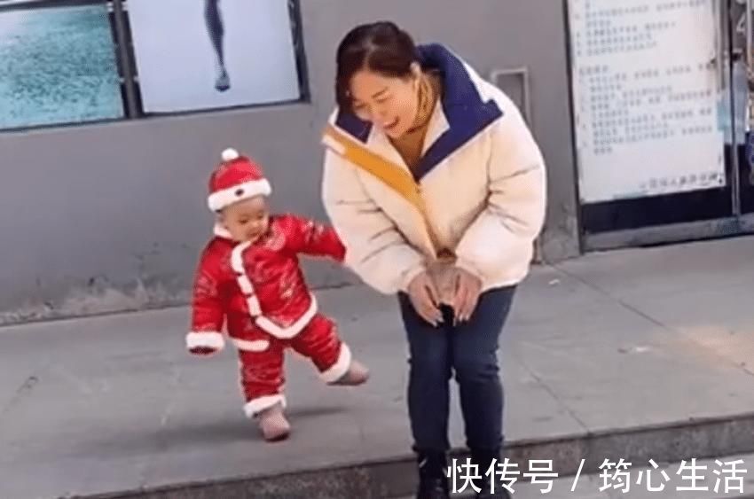 每个孩子|外婆想“挖坑”给宝宝跳,可小家伙就是不上当,网友:也太聪明了