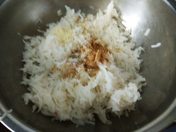  天一冷，我家就隔三差五做1回它，外酥里嫩，鲜香可口，随吃随拿