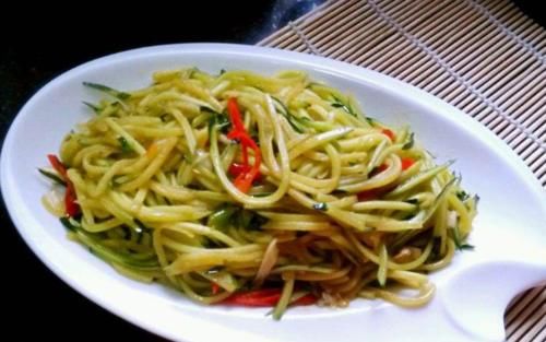  清炒|清炒南瓜丝，最佳菜谱分享，酸甜开胃菜，“拴住家人的胃”