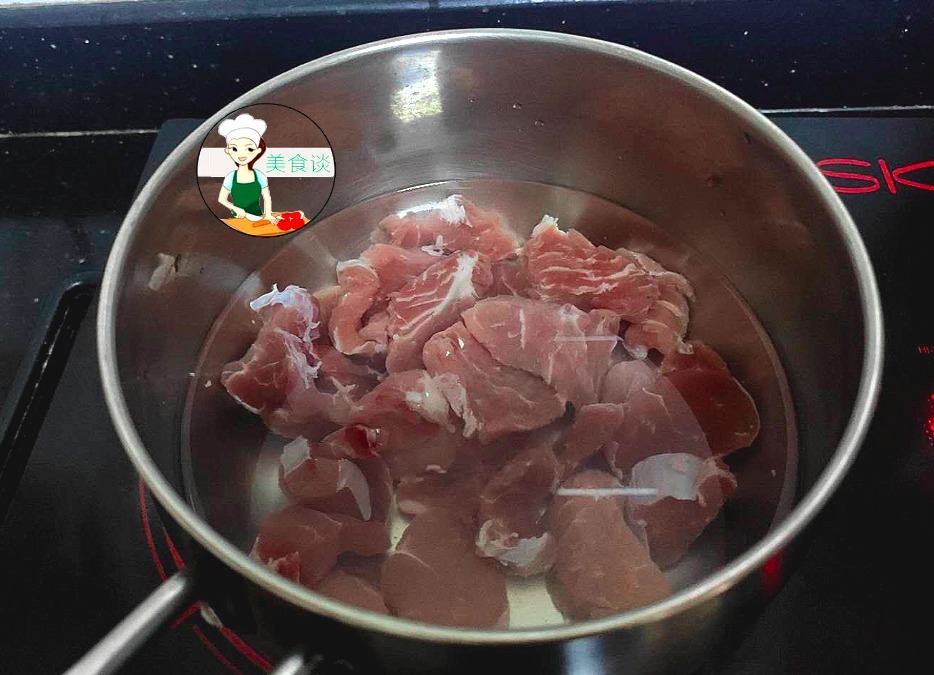 雪梨瘦肉汤的做法,秋燥天喝再合适不过了,清香甘甜,简单又营养