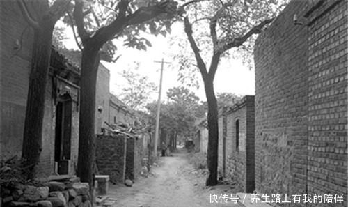 闰土&刺猹少年闰土的真实结局如何中年被鲁迅辞退,50多岁便含恨西去