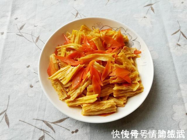 80后爸爸做晚餐,在朋友圈火了,网友:没有对比就没有伤害