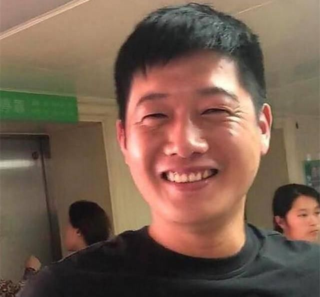 得知|二胎拼女儿,得知又生了个儿子时,产房外几位宝爸的表情太真实了