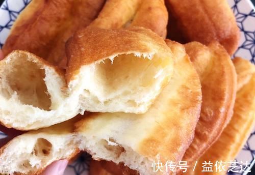配方|教你家庭版健康油条的配方做法,不用泡打粉,蓬松酥脆,个个空心