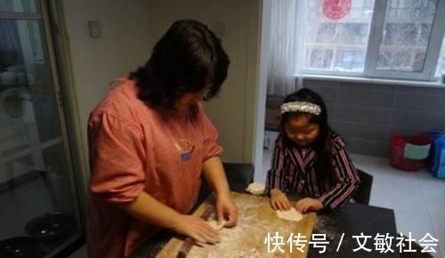 小高|长大后疏远妈妈的孩子,大都经历过三件事,妈妈年轻的习惯是祸根