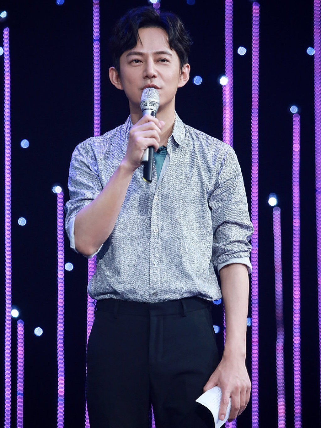 被这档良心国产综艺惊艳到了韩雪坐轮椅,俞灏明独自痛哭