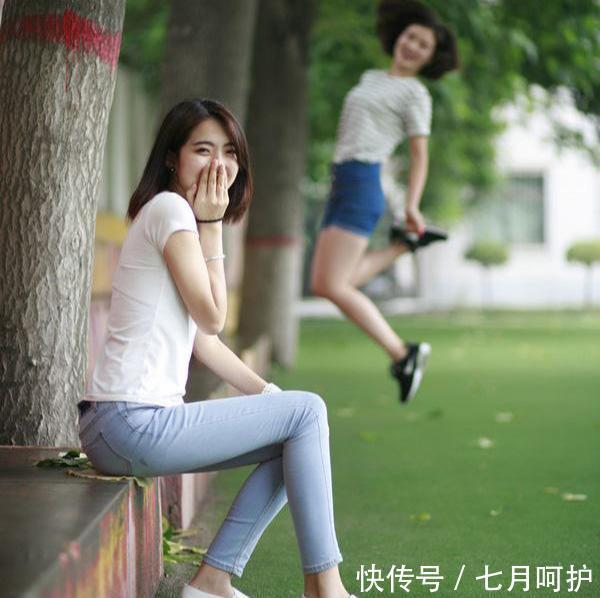 牛仔裤|小姐姐穿上牛仔裤，提升了时尚气息范，尽显女神气质！
