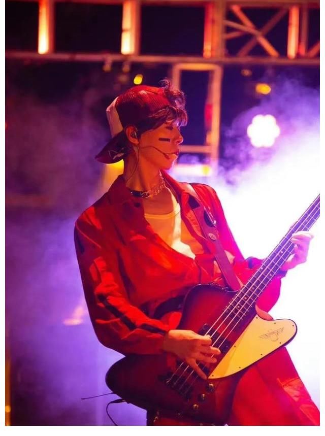 乐夏|在《哥哥》里，他是“滚圈”最不起眼的？