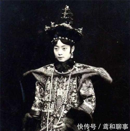 侍卫|清朝最后一位皇后，出轨侍卫生下子女，死后乱葬岗尸骨无存