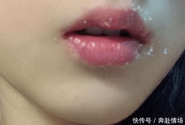 唇妆|记住涂口红的3个技巧,不伤唇还很上色,营造性感小嫩唇