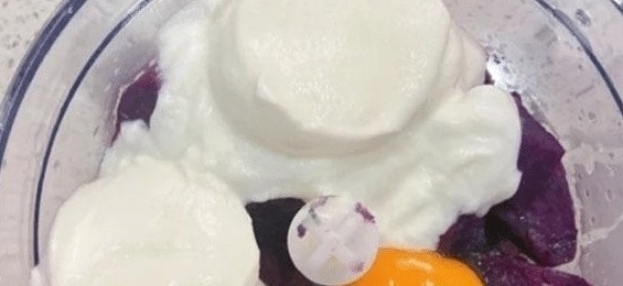 它比蛋糕低卡，比面包美味，这几样一拌一烤，香甜软绵，老好吃了