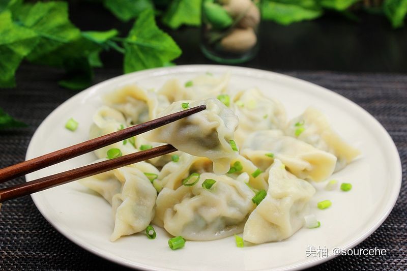  奶奶|冬至饺子这样做，皮薄馅大汁多，Q弹不易破，馅料实惠又鲜美