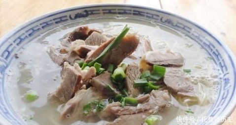 洗羊肉,直接用水洗等于白洗,多做这几步,腥膻味全无,鲜味十足