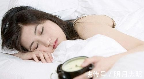 卵巢|卵巢“年轻”的女性,通常有3个特性,你若全没有,说明卵巢老了