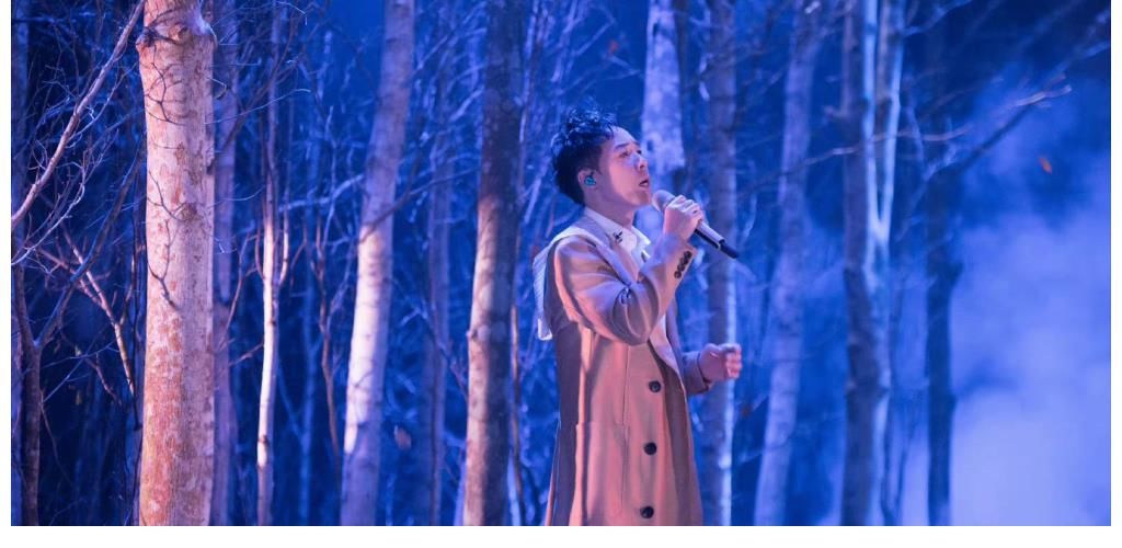 三公|《披荆斩棘的哥哥》三公舞美内卷，5人跳出舒适圈获好评，可惜选曲又冷又难听