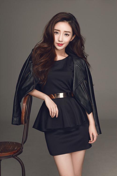 她原是《非誠勿擾》的觀眾，因長得美被星探發(fā)掘，搖身一變成演員