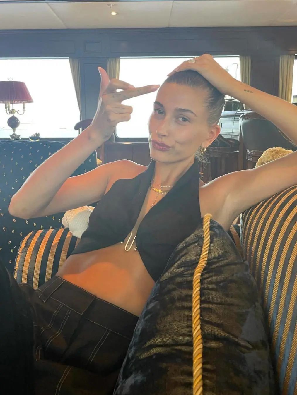 辣妹轮番示范，这几件吊带你可以闭眼入了|教你美 | mccartney