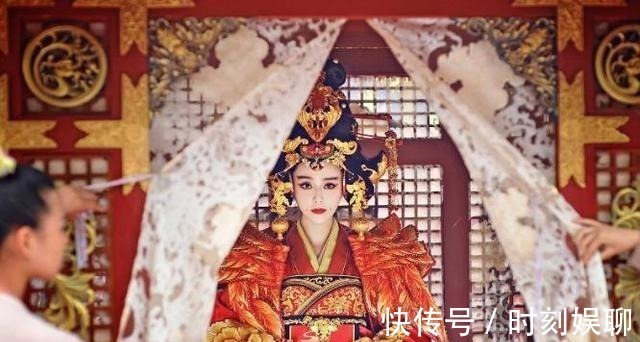 中国历史！武则天出上联：河里荷花和尚摘去何人戴，神童妙对下联成千古佳句