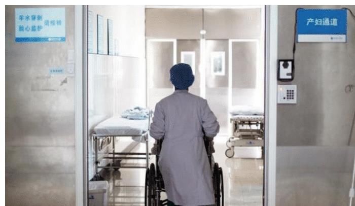 拒绝|新手爸爸想抱抱刚出生的孩子,结果遭到护士拒绝,这几点了解下!