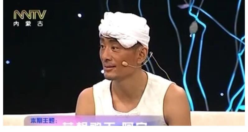 “草根歌王”阿寶，他做了什么？