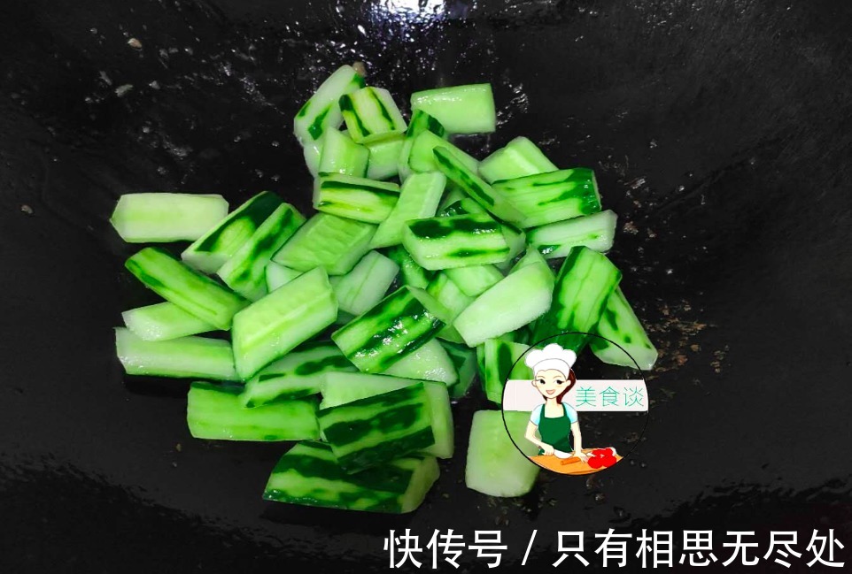炒牛肉此做法,鲜香嫩滑,清脆爽口,比吃红烧肉强多了,简单营养