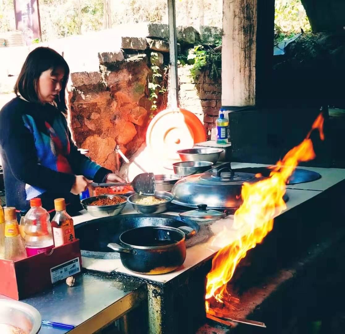 河南南阳：山河错落 烟火升腾