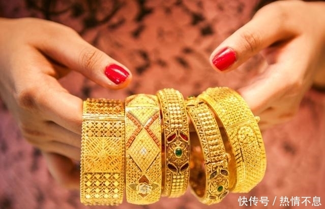内幕|买金手镯“克数”越大越好?老师傅透露3条“内幕”,后悔挑重的