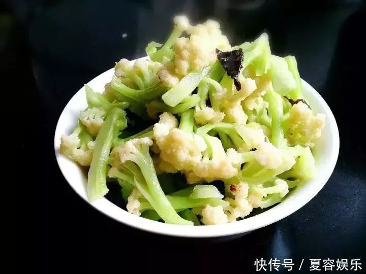 年夜饭菜谱：花菜炒木耳，豆豉辣酱蒸鱼片，炝炒西兰花