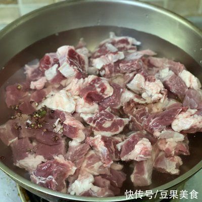 牛肉|汤浓味美??好吃到连汤都不剩??西红柿炖牛腩