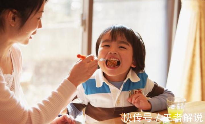 同龄人|孩子吃早餐，家长要避开这三种做法，当心阻碍孩子长高的机会