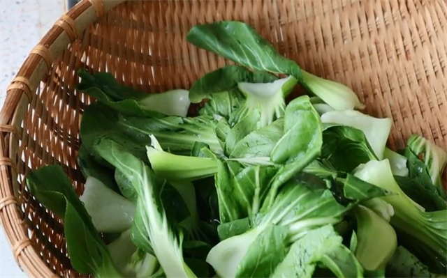 冲洗|饭店的香菇油菜为何那么好吃?教你正确做法,刚上桌就被抢光