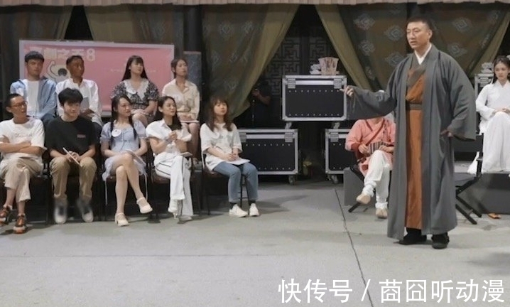 萌探探探案|14歲群演放棄學(xué)業(yè)，明星門(mén)檻讓人堪憂，孫紅雷：沒(méi)文化怎么做演員