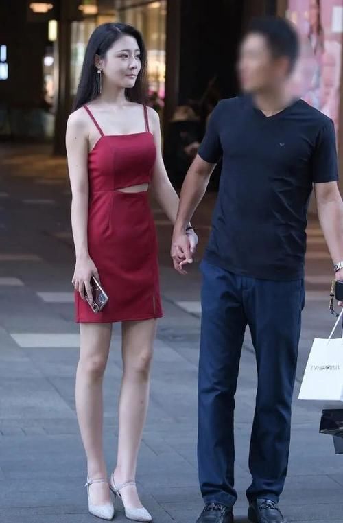 连衣裙搭配不挑人，可以参考这些，魅惑气质达到极致