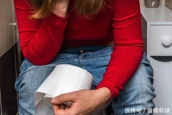  蜂蜜|总被便秘困扰？白开水中加一物，润肠通便，再也不怕便秘