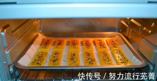 早餐|吃了半辈子面食,第一次见这个做法,不用一滴水,早餐不吃包子了!