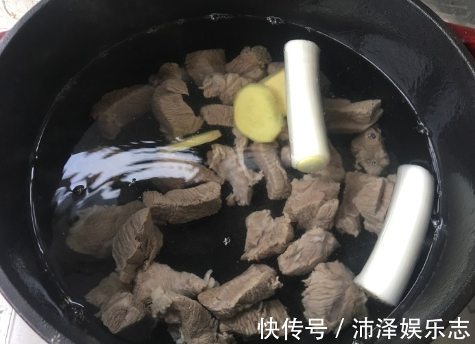 炖羊肉,料不能随便放!多数人放它,毁了一锅肉,难怪肉柴膻味重