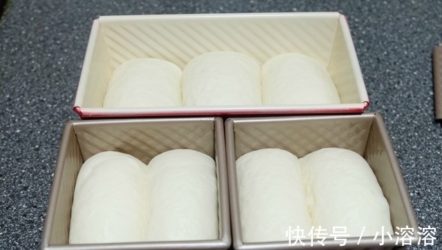 吐司盒|这个面包配方好，牛奶、黄油、鸡蛋全不放，一次发酵，香软又健康