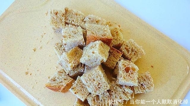 这是孩子最喜欢的早餐,10分钟上桌,香甜酥脆,每次至少吃5串!
