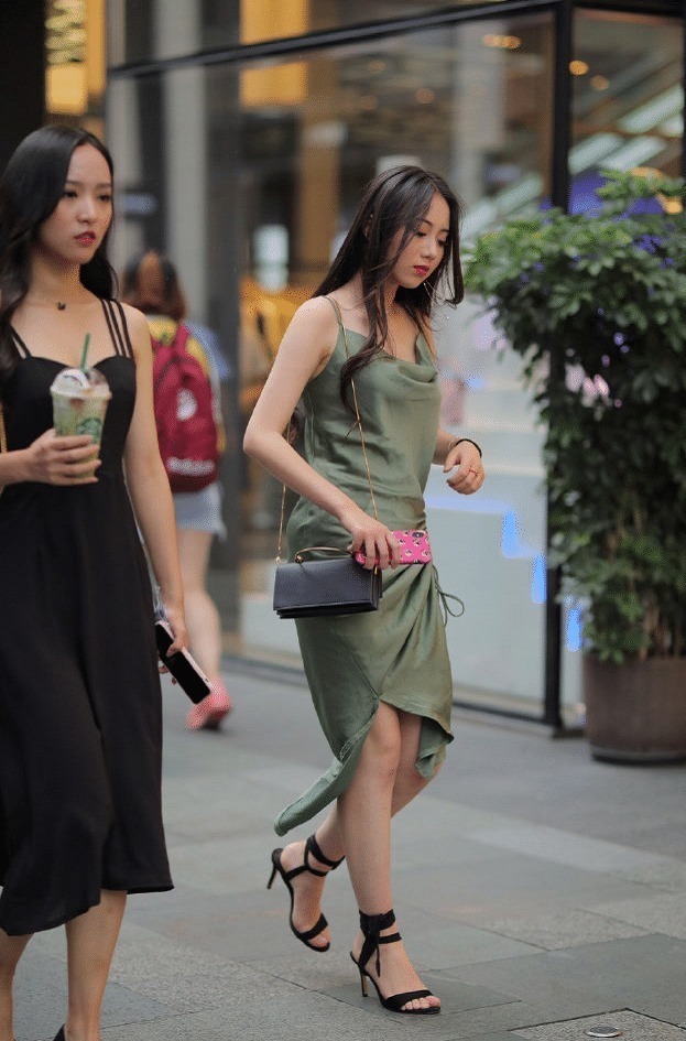 个子|果然,个子矮的女生,还是穿修身裙比较好看!