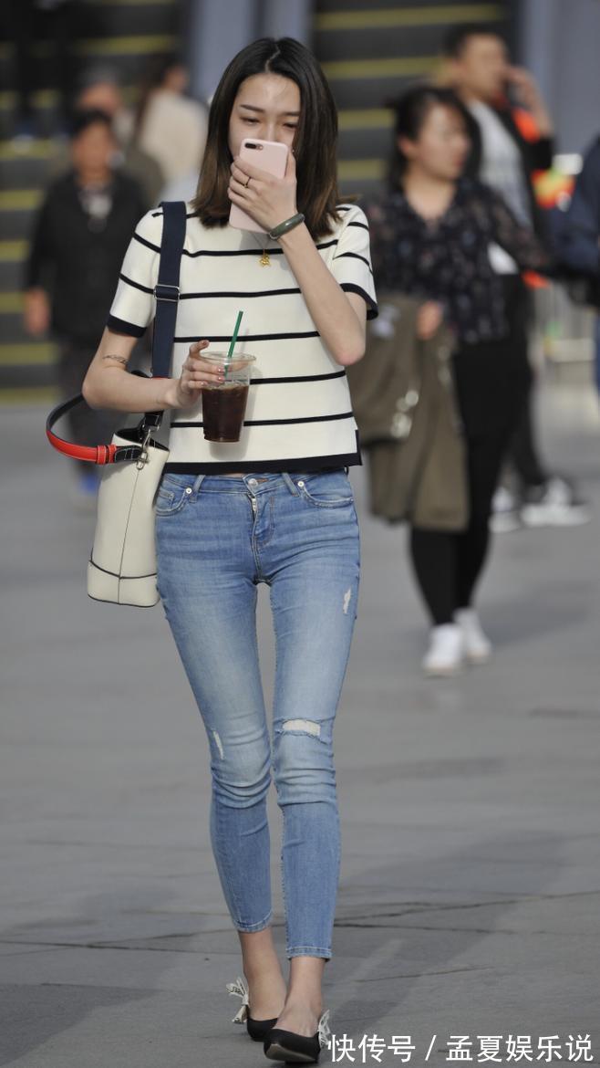 气质 小姐姐穿着凉爽的上衣热裤,真的很青春美丽,轻松展现好气质