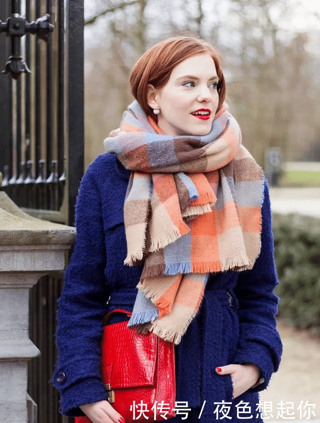 系法|喜欢穿大衣的女人,围巾建议这些“时髦系法”,脸都偷偷小一圈