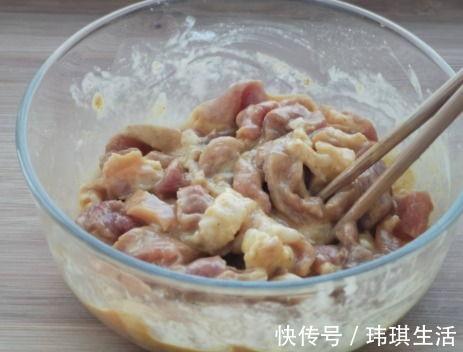 肉制品|炸酥肉,用料很关键!牢记“3步2比例”,金黄酥脆,好吃不回软